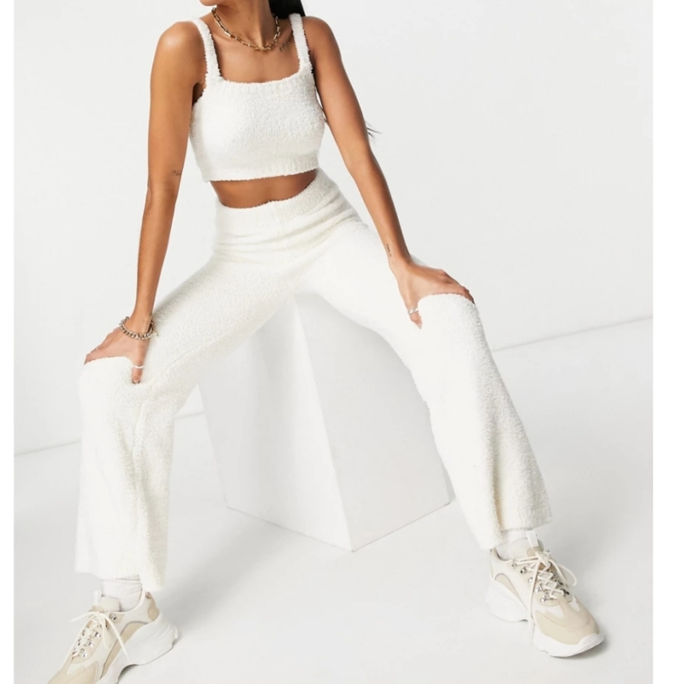 Missguided popcorn knit pants, size 6